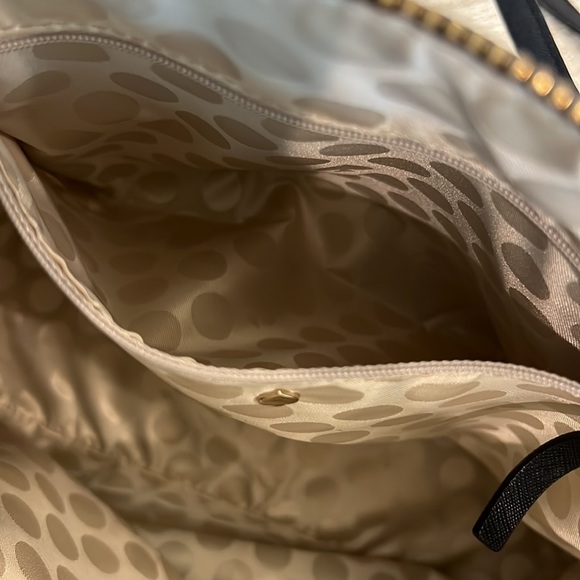 LIKE NEW Margot Shoulder Bag in Black & Pebble
kate spade New York - Picture 11 of 12